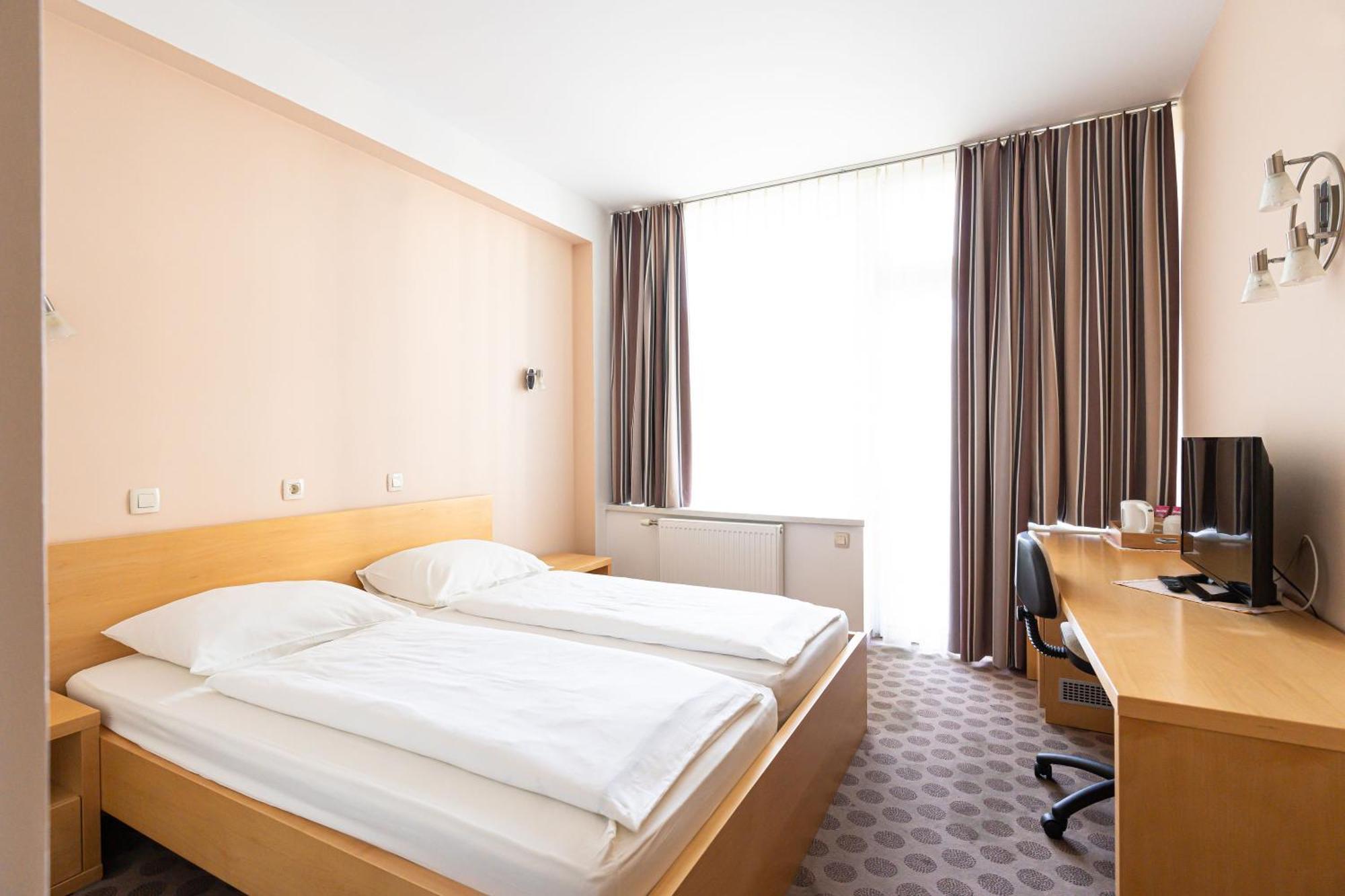 Grajski Dvor Radovljica Extérieur photo