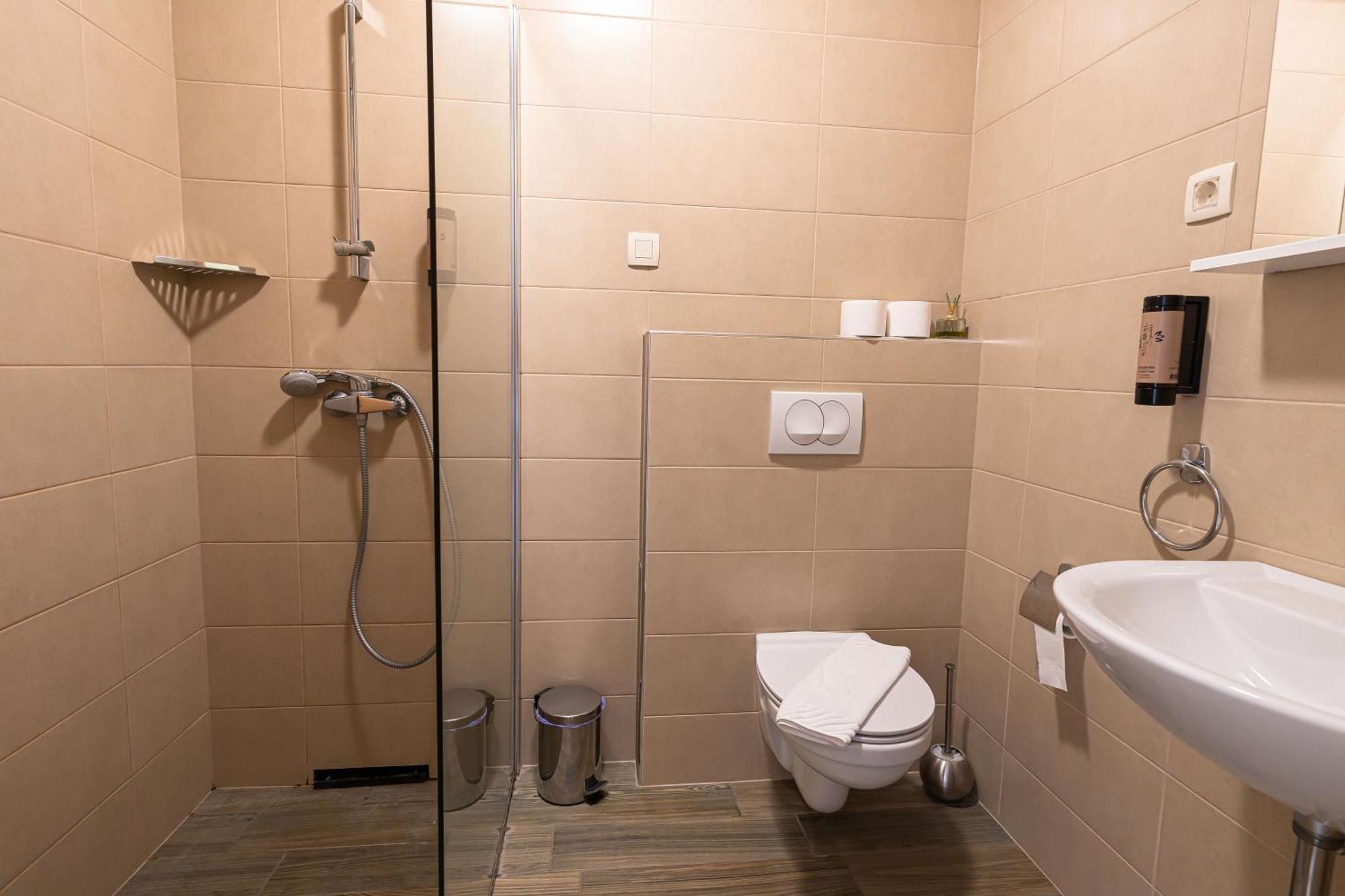 Grajski Dvor Radovljica Extérieur photo