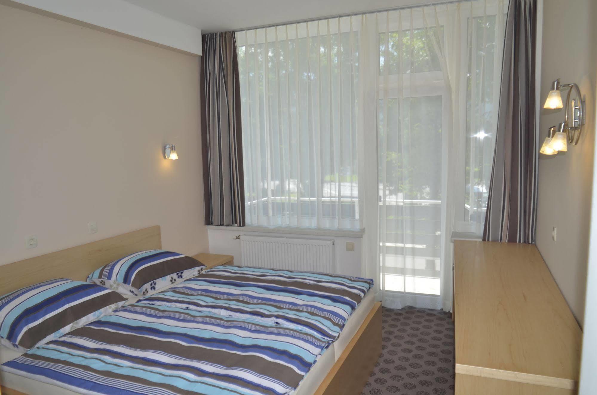 Grajski Dvor Radovljica Extérieur photo